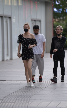 性感美背小姐姐