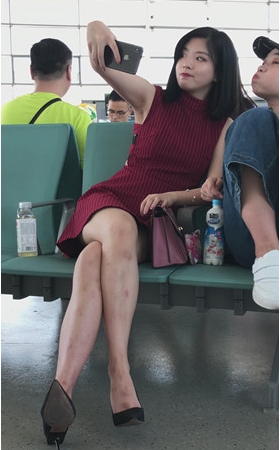 颜值不错的短发小姐姐