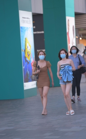 性感包屯裙美女
