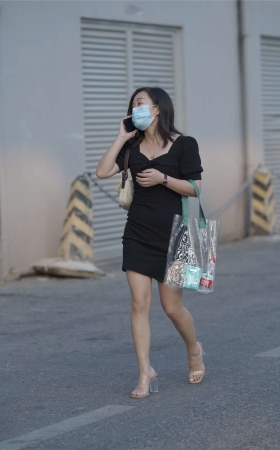 黑色紧身包臀裙凉高美脚