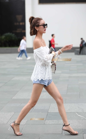 大长腿短发辣妈 [18P]