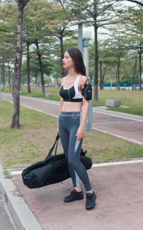 狂热的女狙击手【套图+视频】<font color=red> [10P]</font>
