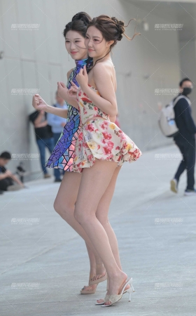 花裙美女 [24P]