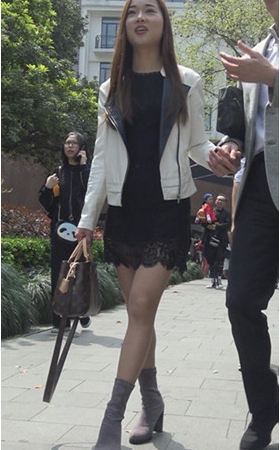 黑裙小姐姐