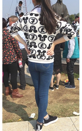 牛仔裤小妹