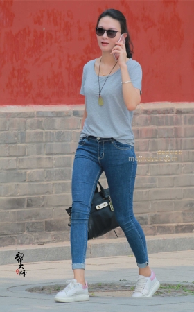 大长腿美女，你还是笑起来更漂亮！（20P） [20P]
