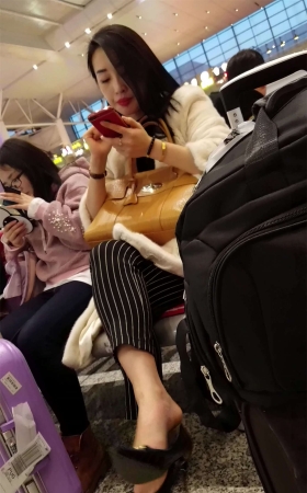 候机室御姐高跟美足