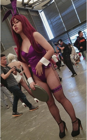 兔子女仆coplay妹子