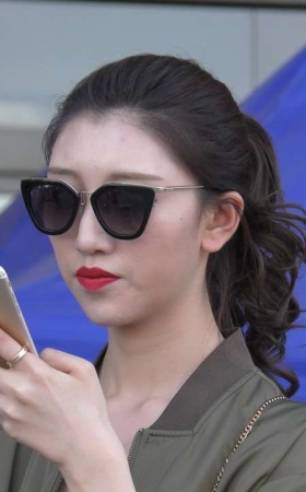 4k-亭亭玉立的两位逆天颜值漂亮美女