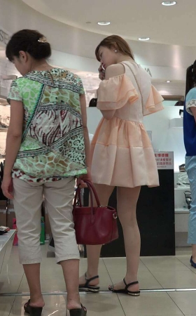 4K - 连衣裙小姐姐试鞋大片 [1.82 GB/MP4]