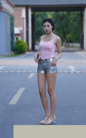 银色热裤美眉MJ3348
