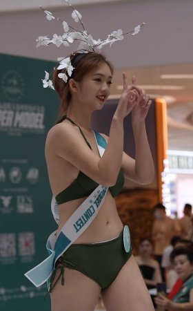 2020成都超模半决赛：16.18.21号选手 [21P]