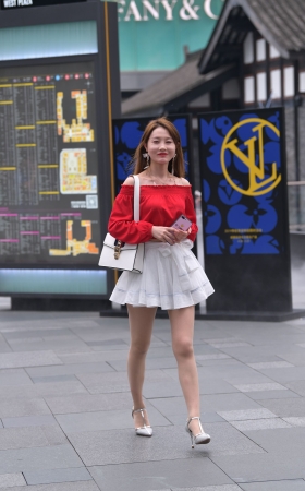 短裙肉丝高跟小姐姐