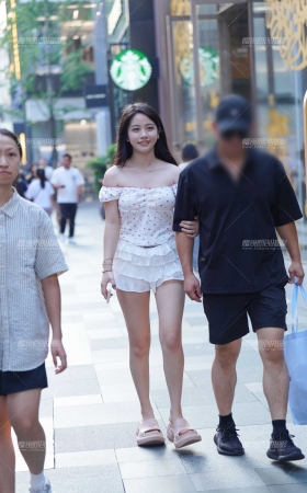 裙摆下的美腿 [16P]
