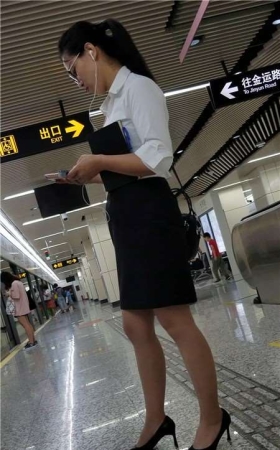4k-OL白衬衫短裙制服街拍高跟美女