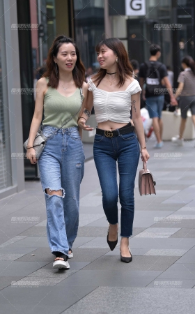 露肚脐的紧牛小姐姐 [20P]