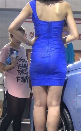极品蓝色包臀裙性感车模美女