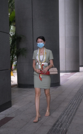 漂亮的OL包臀裙美女