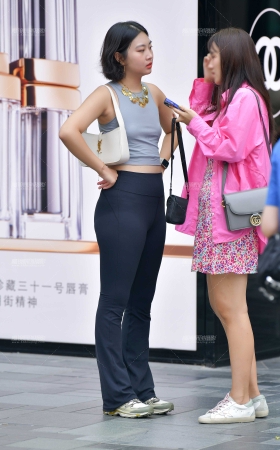 ★微微丰腴瑜伽裤美女 [12P]