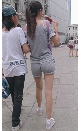 灰色套装妹子