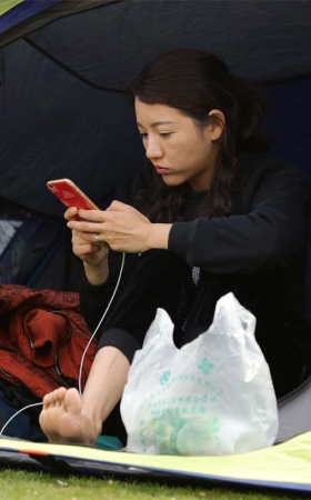 No1684 漂亮少妇卖萌自拍后掉转方向，瞬时门户大开，美足全面失守 第2套