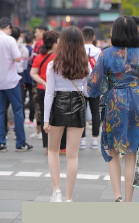 好短啊，丝袜裆部都看到了3A3753[393M]