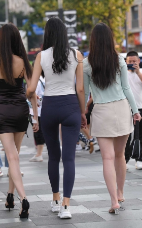 紧身裤VS美腿，美女要炸街了~ [25P]