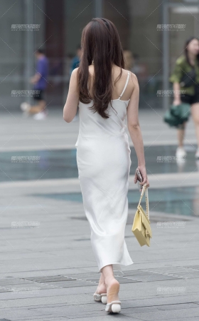 喝奶茶的美女 [15P]