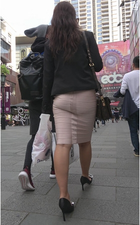 紧身包臀裙妹子