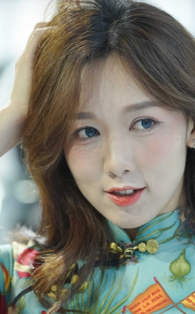 楚楚动人的大长腿美女 [31P]