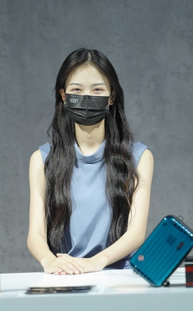 展台美眉 [15P]