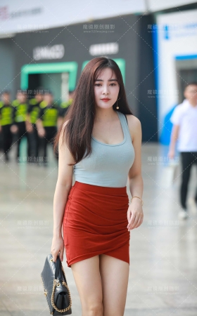 极品红色包臀裙美**