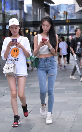 露腰，紧牛小姐姐 [12P]
