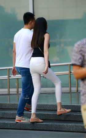白裤妹子----（12P） [12P]