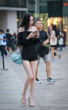 身材高挑白皙气质美女 [31P]