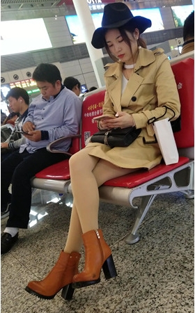 候车室肉丝妹子