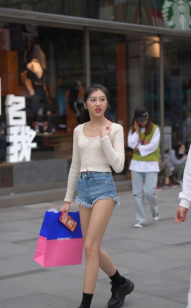 好甜的小妹