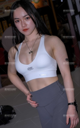 练出汗水的女人最性感 [12P]