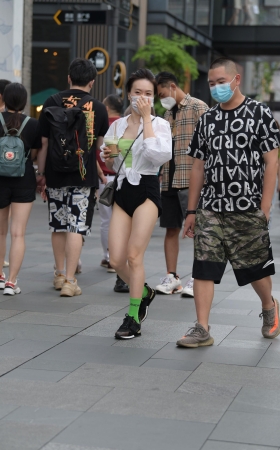 绿袜美腿小姐姐