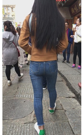 长发牛仔妹