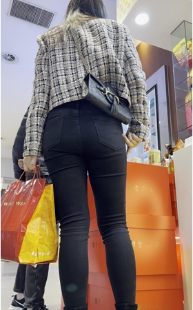 黑牛美女