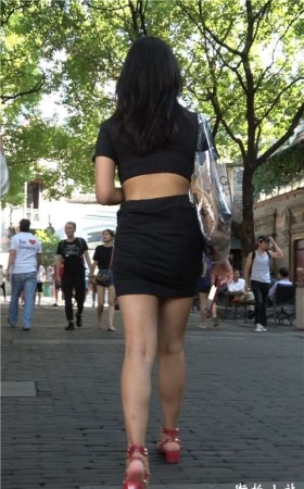 4K 完美身材高颜值紧身裙街拍美女美腿  [1.66 GB]