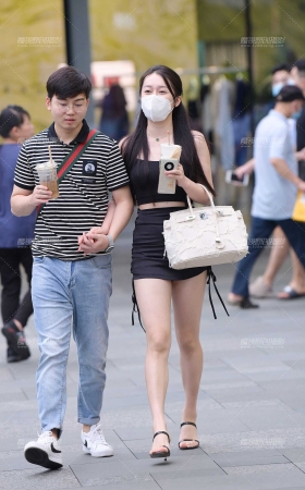 白皙大白腿女友 [15P]