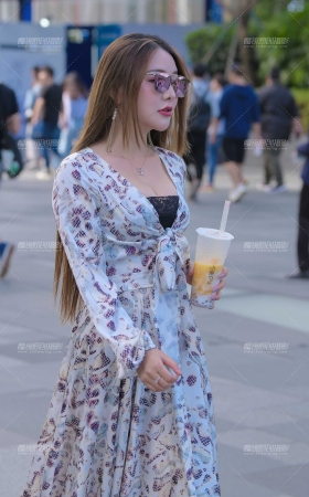 被采访de迷人小姐姐 [20P]