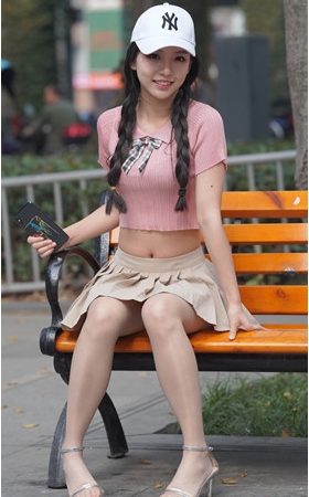 肉丝百褶裙小姐姐【套图+视频】