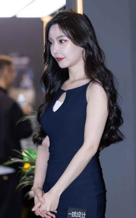 蓝色修身裙 [141P-1.31GB]