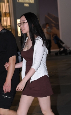 丰满的女友