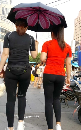 两个黑裤妹子----（18P） [18P]