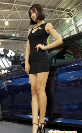 4k超清，标志好身材丰满包臀裙美女车模
