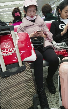 粉衣妹子